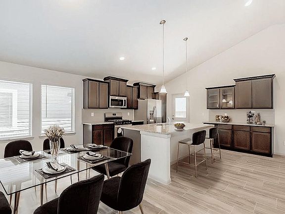4th image of 422 Dorion Lagoon Dr