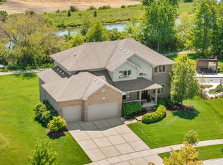 22709 Stanford Dr, Frankfort, IL 60423