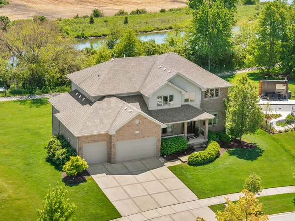 22709 Stanford Dr, Frankfort, IL 60423