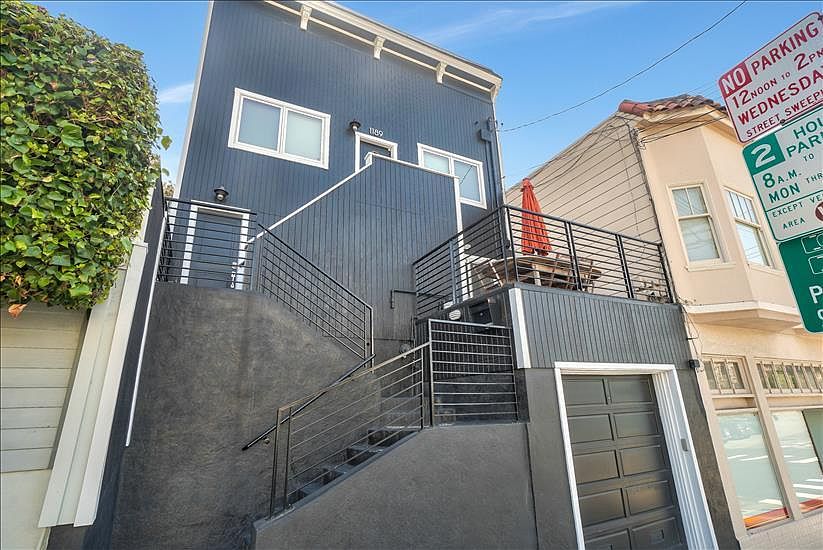 Front of the house. Flat is on the first floor.