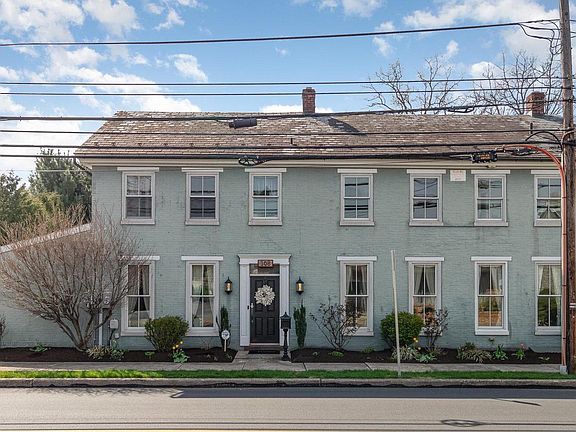 2nd image of 308 E Derry Rd
