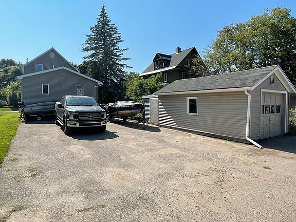 4th image of 719 E Spruce St