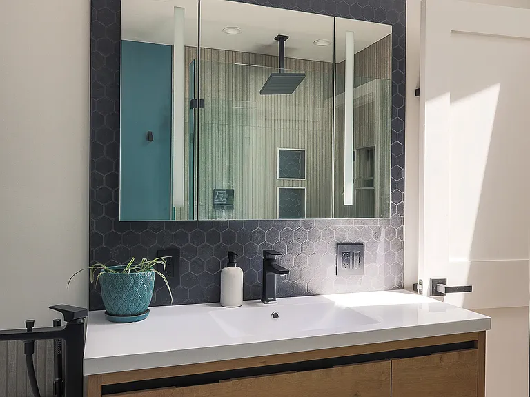225 San Carlos Ave — Photo 22