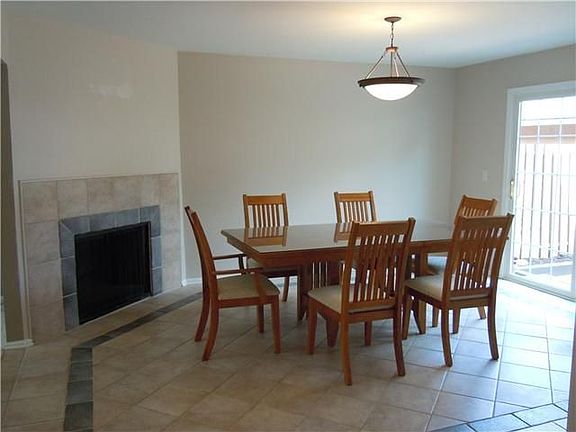 3rd image of 19 Dunbridge Hts