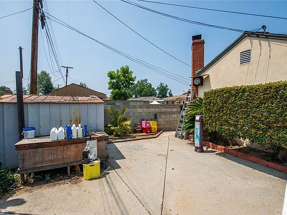 3rd image of 8816 Stansbury Ave