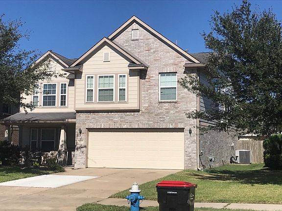 2nd image of 18118 Surrey Lake Ln