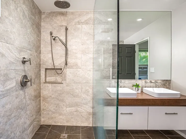 33 Hoe St — Photo 32