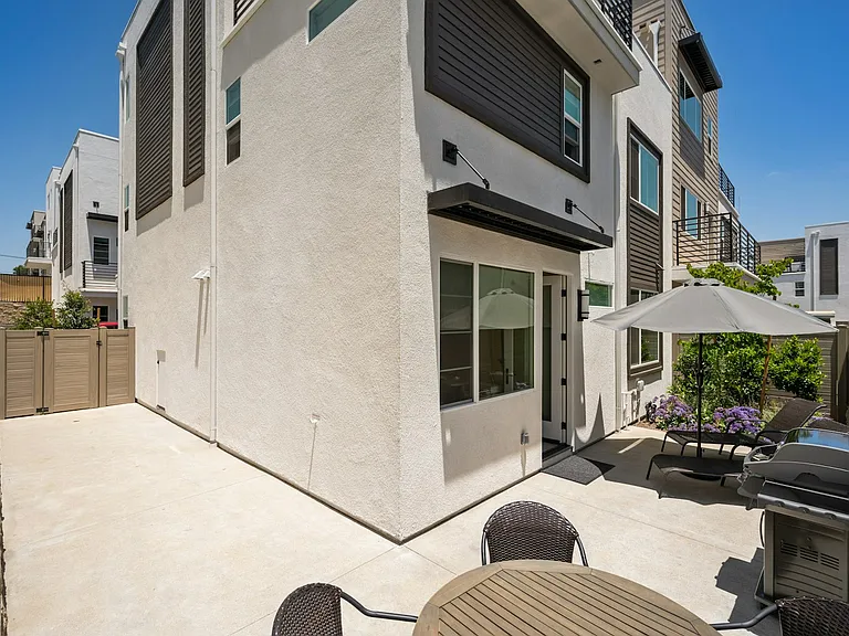 2906 Foundry Ct — Photo 38