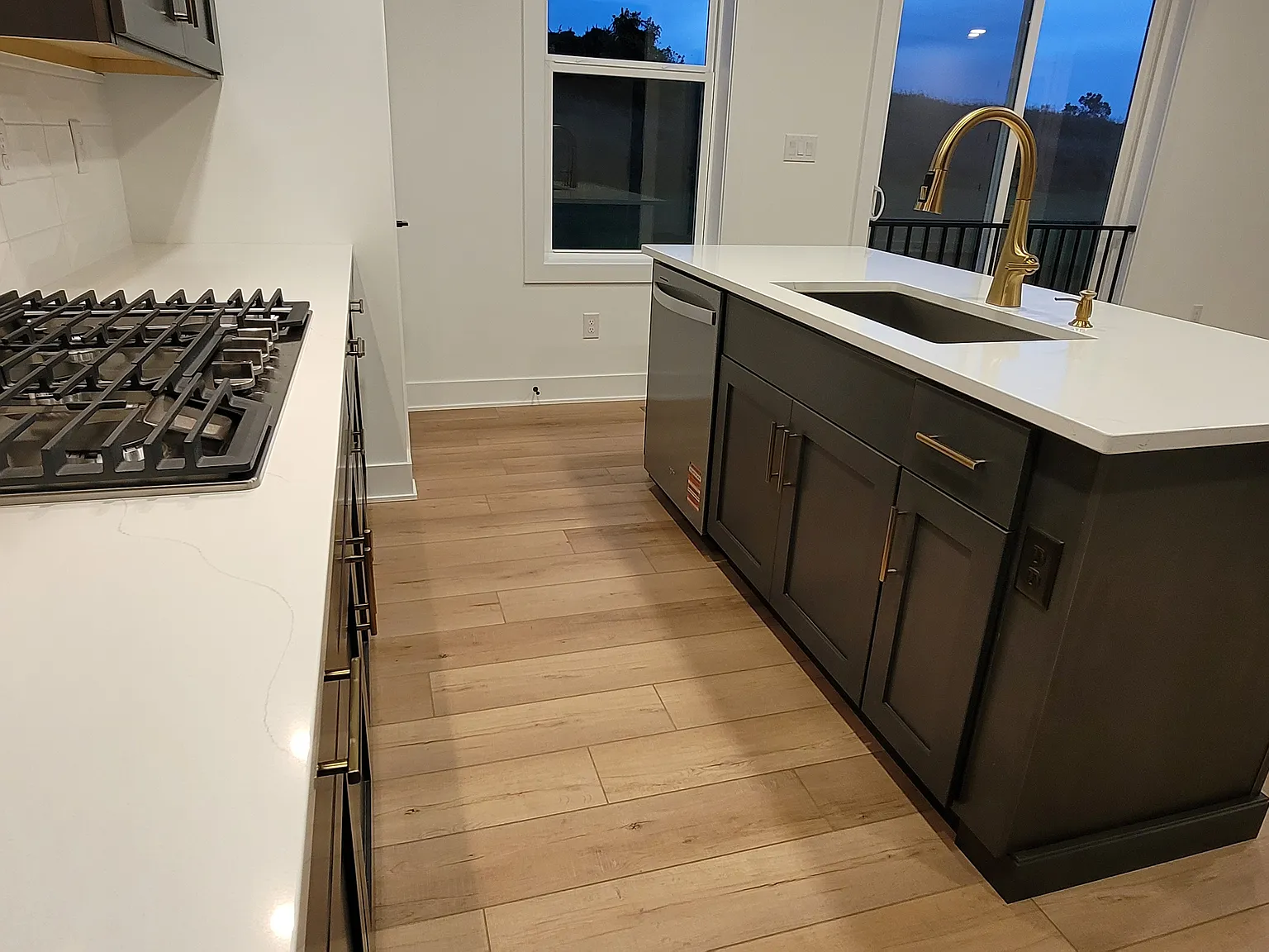 4 bed, 3.5 bath, 2850 sqft, $4,475 — Photo 4