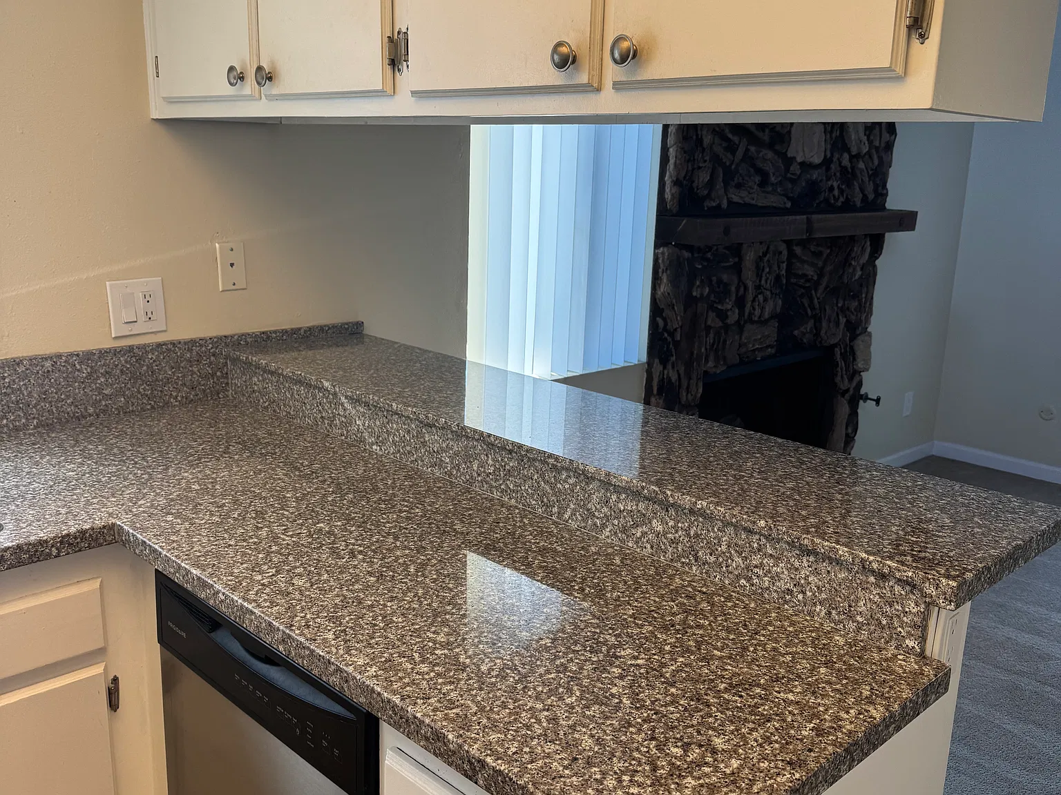 2 bed, $3,600 — Photo 4