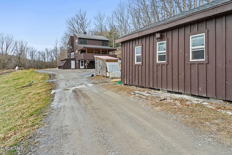 5th image of 341 Schoonmaker Road
