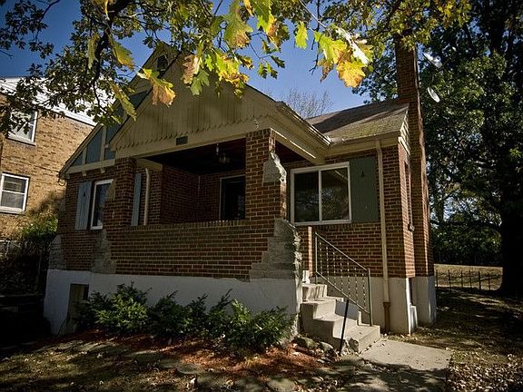 2nd image of 840 Greenwich Ave