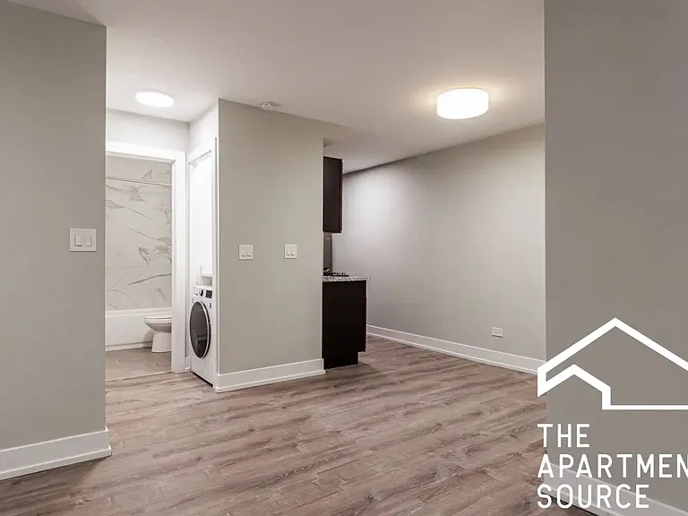 503 W Barry Ave #514 — Photo 5