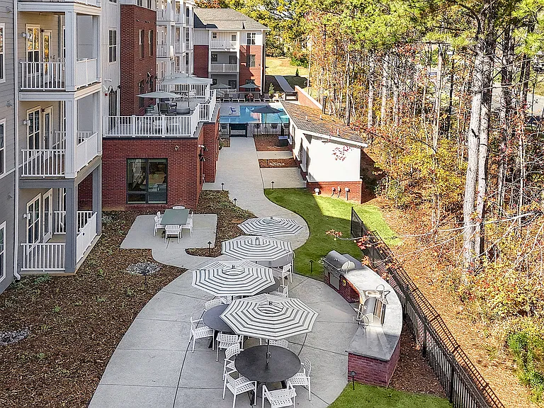 Album Matthews - Outdoor Grilling Station 1