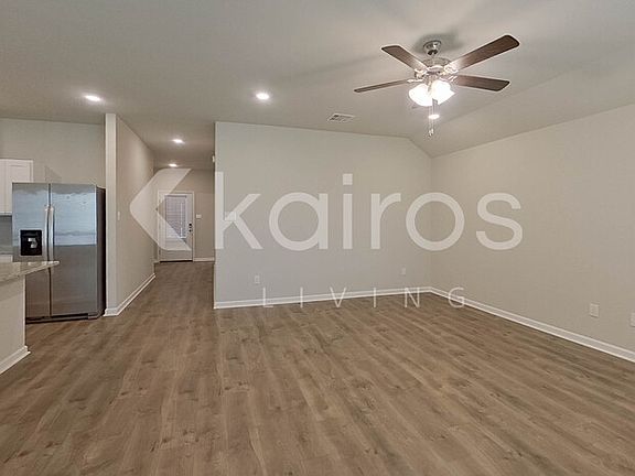 5th image of 121 Yardley Ct