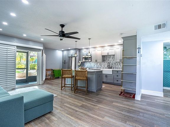 2nd image of 1005 S BAYSHORE BOULEVARD #102