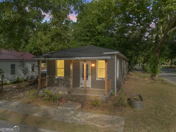 1701 Grove St, Savannah, GA 31401