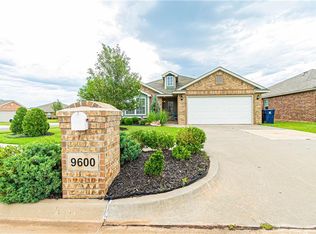 9600 Evie Dr, Moore, OK 73160