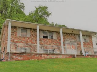 1921 Winding Hill Dr, Charleston, WV