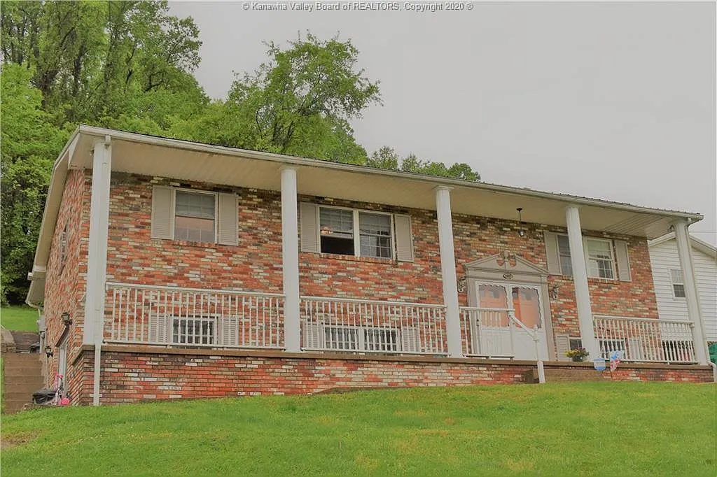 1921 Winding Hill Dr photo 1