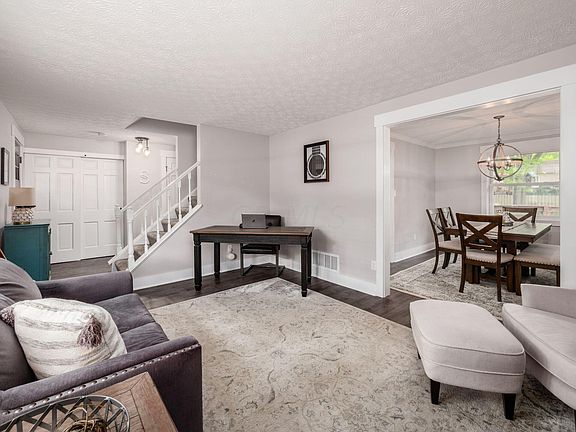 4th image of 11786 Kennington Sq W