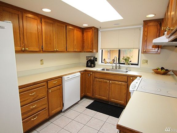 4th image of 12718 48th Ave NE