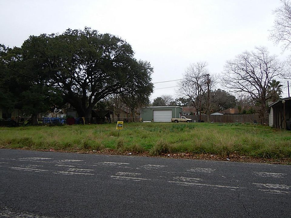 1st image of 716 16th Ave N