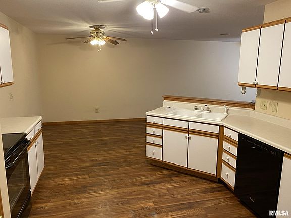 3rd image of 3804 Creek Hill Dr #3