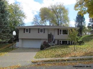 2120 Delicia Dr, Dubuque, IA 52001