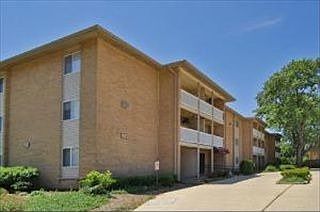 5th image of 920 Beau Dr Unit 205