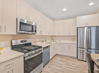830 Hamilton St #304, Somerset, NJ 08873