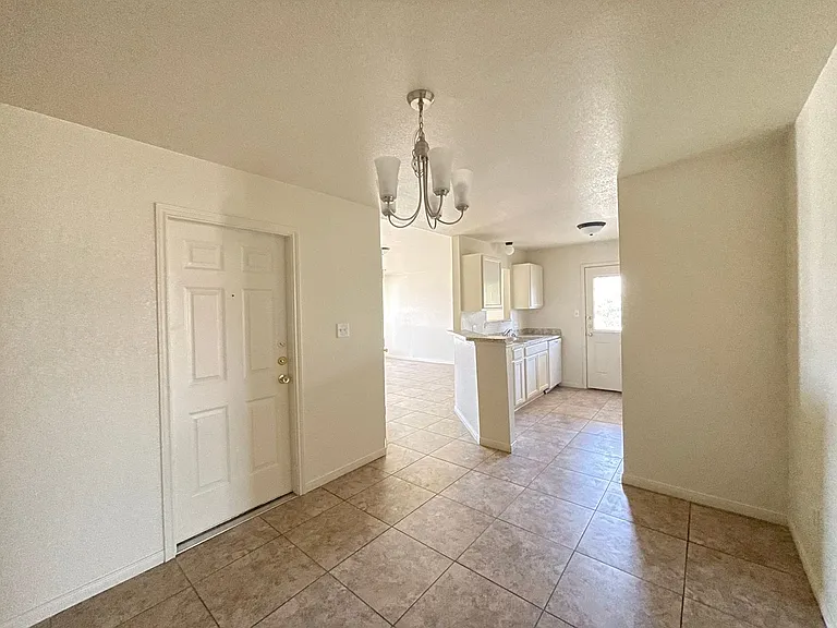 2609 Vernice Loop — Photo 6