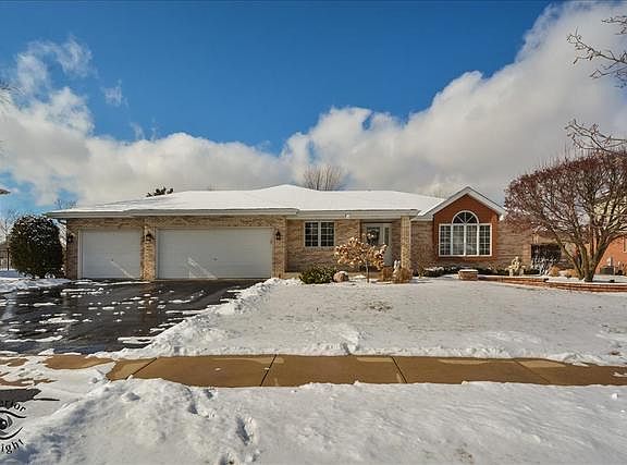 3rd image of 22088 Heritage Dr