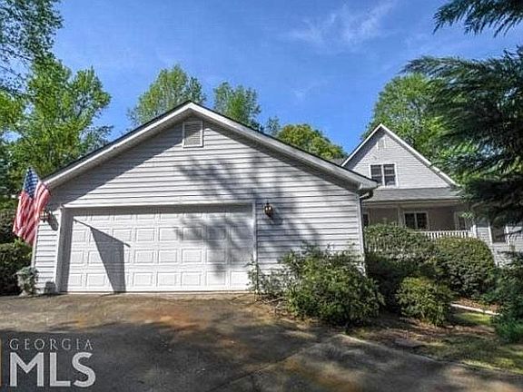 2nd image of 2235 Castle Lake Dr