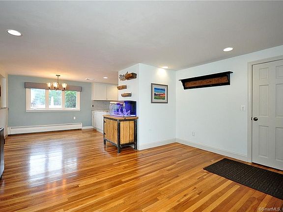 5th image of 188 Hartford Ave