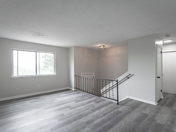 5th image of 833 Sylvan Dr