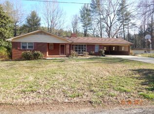 520 Brookwood Acres Dr, N Wilkesboro, NC 28659