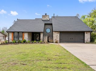 1406 SE 10th St, Wagoner, OK 74467
