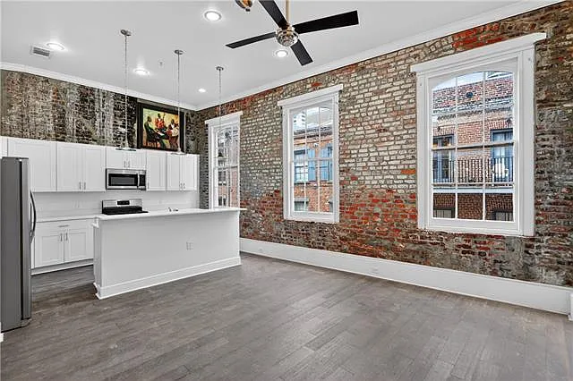 229 N Peters St #301 — Photo 3