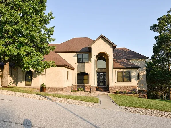 1001 Beacon Ridge Dr, Lake Ozark, MO 65049