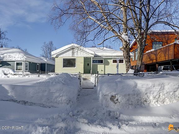 3rd image of 2456 Galewood St