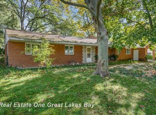 4412 Huron Dr, Midland, MI 48642