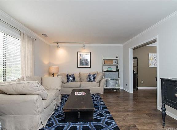 4th image of 7020 Valley Haven Dr