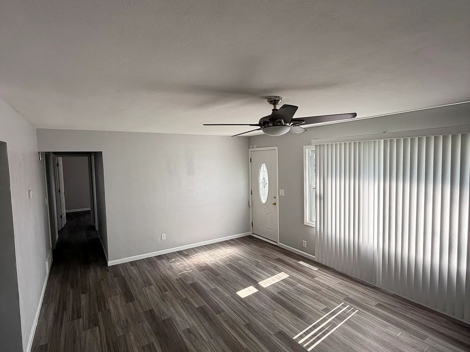 3 bed, 1092 sqft, $1,895 — Photo 2