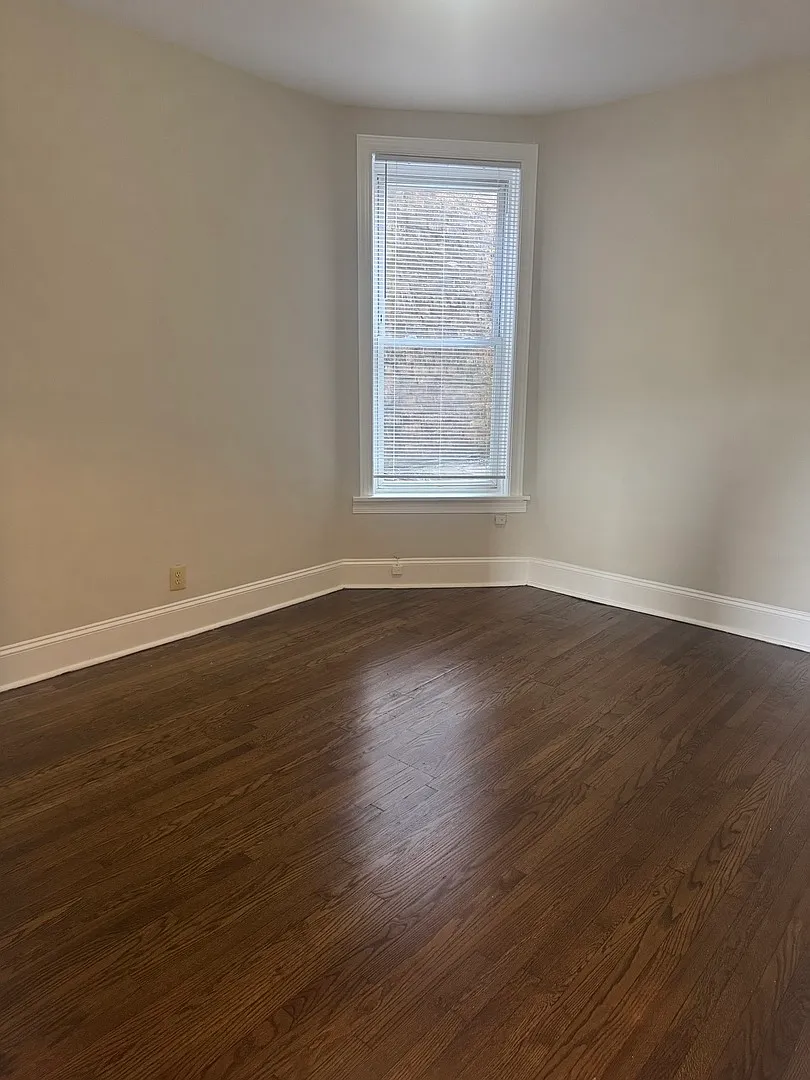 3 bed, 1200 sqft, $2,600 — Photo 4
