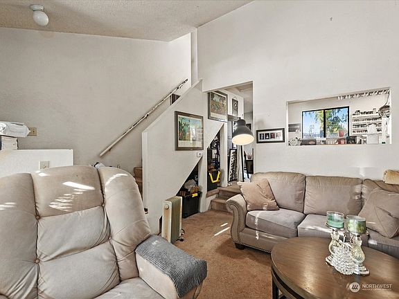 5th image of 6306 49th Drive NE