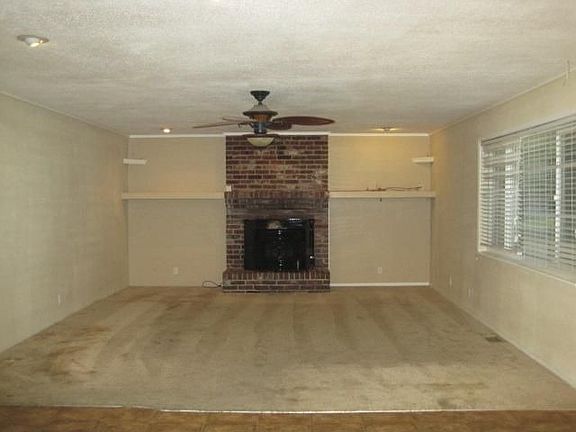 4th image of 1017 Balsam St
