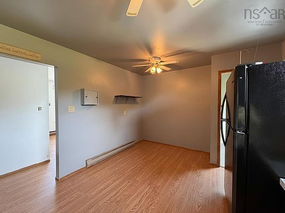 4th image of 212 Popes Rd