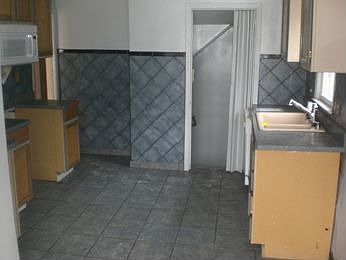 4th image of 6856 Abington Ave