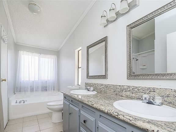 5th image of 324 Beverly Dr